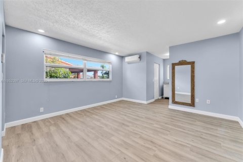 Villa ou maison à vendre à Miami, Floride: 4 chambres, 186.55 m2 № 2008690 - photo 23