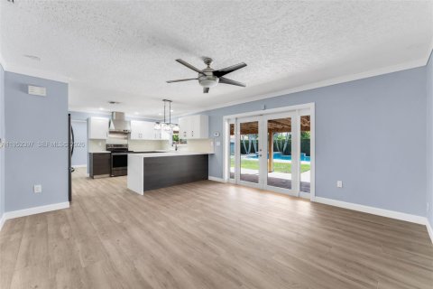 Villa ou maison à vendre à Miami, Floride: 4 chambres, 186.55 m2 № 2008690 - photo 11