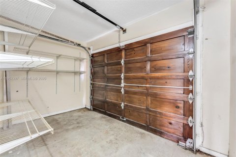 Villa ou maison à vendre à Miami, Floride: 4 chambres, 186.55 m2 № 2008690 - photo 17