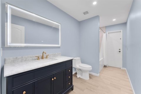 Villa ou maison à vendre à Miami, Floride: 4 chambres, 186.55 m2 № 2008690 - photo 18