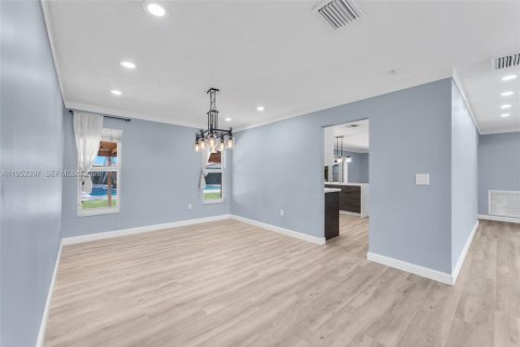 Villa ou maison à vendre à Miami, Floride: 4 chambres, 186.55 m2 № 2008690 - photo 6