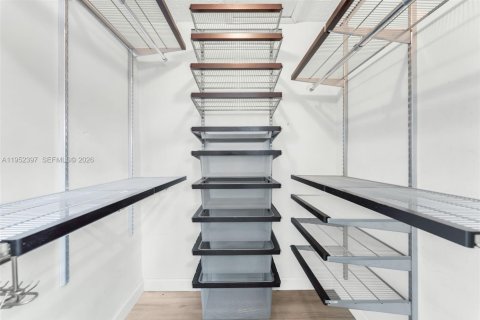 Villa ou maison à vendre à Miami, Floride: 4 chambres, 186.55 m2 № 2008690 - photo 29