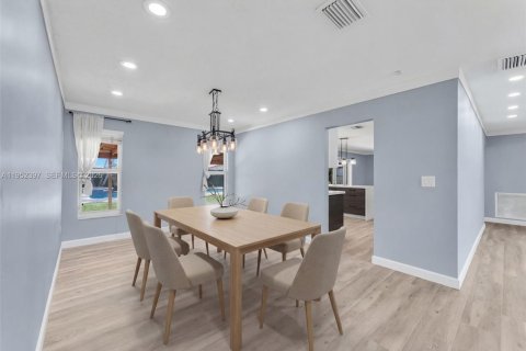 Villa ou maison à vendre à Miami, Floride: 4 chambres, 186.55 m2 № 2008690 - photo 5