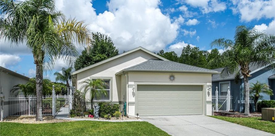 Villa ou maison à Land O' Lakes, Floride 3 chambres, 154.59 m2 № 2226354