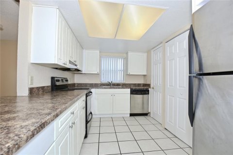 Condominio en alquiler en Orlando, Florida, 2 dormitorios, 84.08 m2 № 1918981 - foto 15