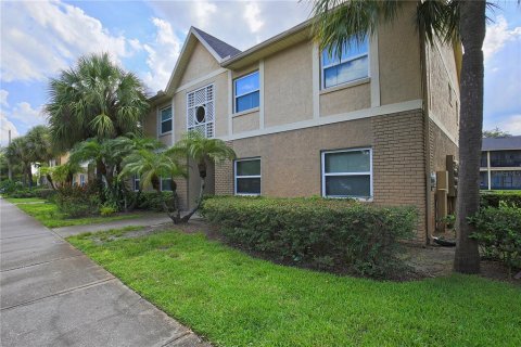 Condominio en alquiler en Orlando, Florida, 2 dormitorios, 84.08 m2 № 1918981 - foto 1