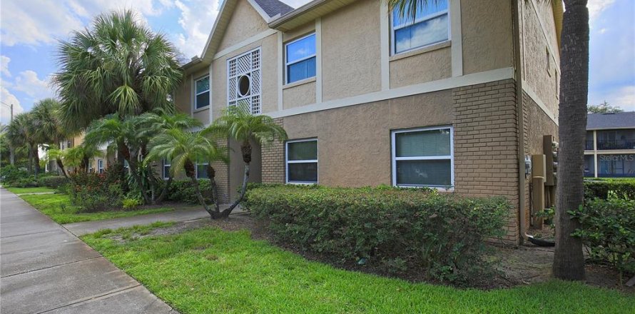 Condominio en Orlando, Florida, 2 dormitorios № 1918981