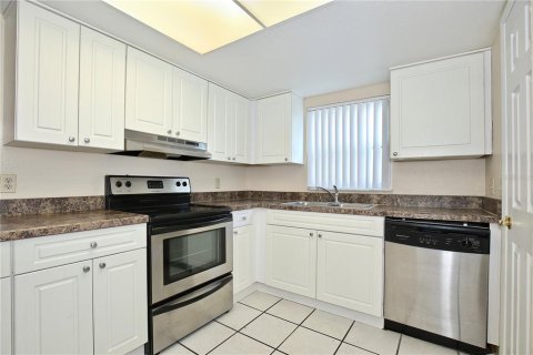 Condominio en alquiler en Orlando, Florida, 2 dormitorios, 84.08 m2 № 1918981 - foto 13