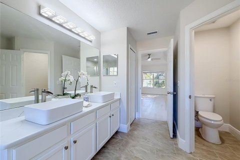 House in Orlando, Florida 4 bedrooms, 224.64 sq.m. № 2418976 - photo 29