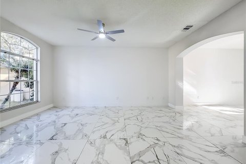 House in Orlando, Florida 4 bedrooms, 224.64 sq.m. № 2418976 - photo 7