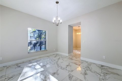 House in Orlando, Florida 4 bedrooms, 224.64 sq.m. № 2418976 - photo 10