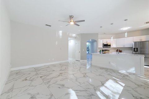 House in Orlando, Florida 4 bedrooms, 224.64 sq.m. № 2418976 - photo 22