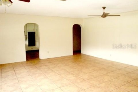 Villa ou maison à vendre à Ocala, Floride: 3 chambres, 209.22 m2 № 2144187 - photo 2