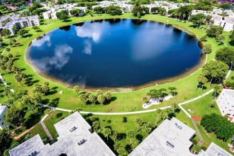 House in Delray Beach, Florida 2 bedrooms, 103.31 sq.m. № 1127977 - photo 1