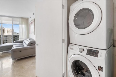 Copropriété à louer à Hallandale Beach, Floride: 3 chambres, 145.95 m2 № 1888879 - photo 21