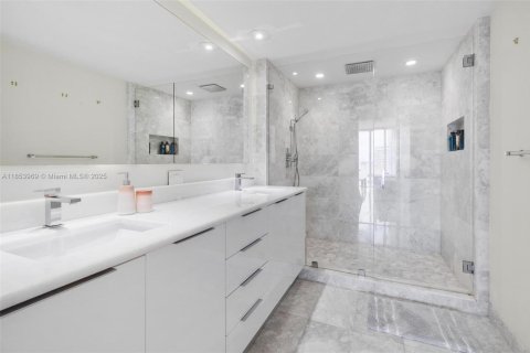 Copropriété à louer à Hallandale Beach, Floride: 3 chambres, 145.95 m2 № 1888879 - photo 18