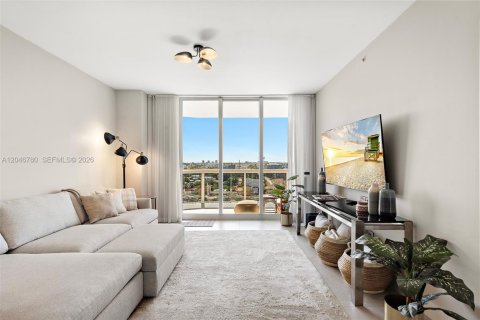 Condo in Surfside, Florida, 2 bedrooms  № 2243225 - photo 7