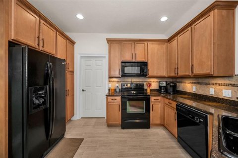 Townhouse in Largo, Florida 3 bedrooms, 205.78 sq.m. № 1537361 - photo 24