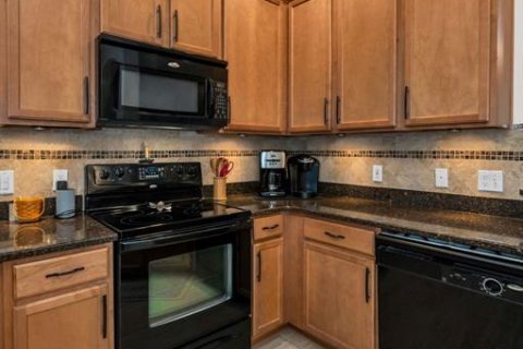 Townhouse in Largo, Florida 3 bedrooms, 205.78 sq.m. № 1537361 - photo 23