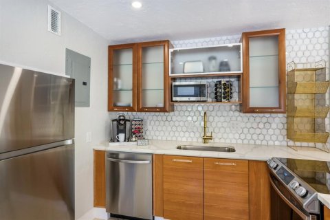 Condominio en alquiler en Sarasota, Florida, 1 dormitorio, 72.93 m2 № 1761201 - foto 20