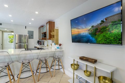 Condominio en alquiler en Sarasota, Florida, 1 dormitorio, 72.93 m2 № 1761201 - foto 17