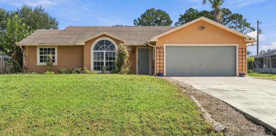 Villa ou maison à Port St. Lucie, Floride 3 chambres, 141.77 m2 № 2401405