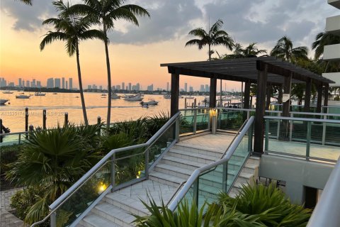 Condo in Miami Beach, Florida, 2 bedrooms  № 2061805 - photo 29