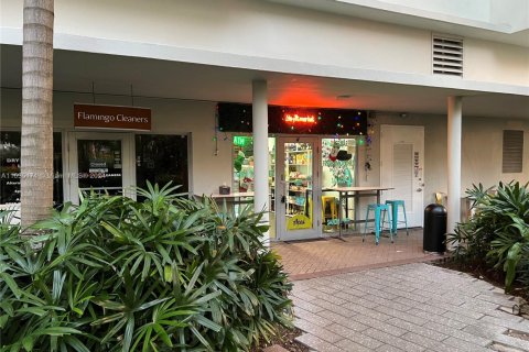 Condo in Miami Beach, Florida, 2 bedrooms  № 2061805 - photo 25