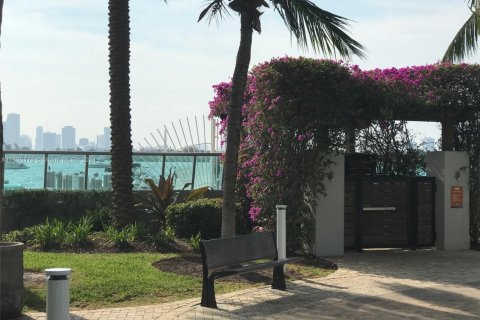 Condo in Miami Beach, Florida, 2 bedrooms  № 2061805 - photo 3