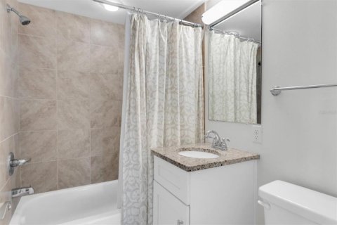 Condo in Clearwater, Florida, 2 bedrooms № 2096486 - photo 17
