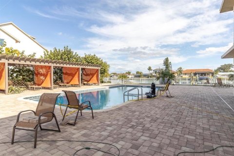 Condo in Clearwater, Florida, 2 bedrooms № 2096486 - photo 26