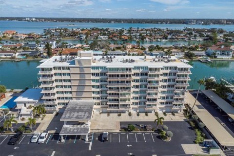 Condo in Clearwater, Florida, 2 bedrooms № 2096486 - photo 2