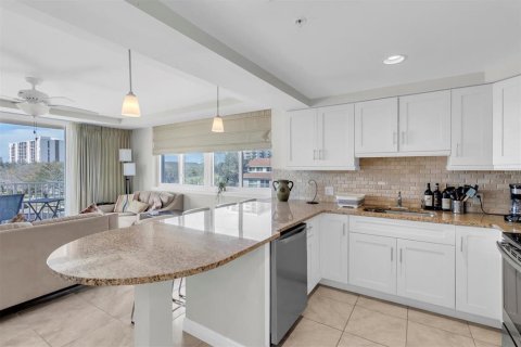 Condo in Clearwater, Florida, 2 bedrooms № 2096486 - photo 8