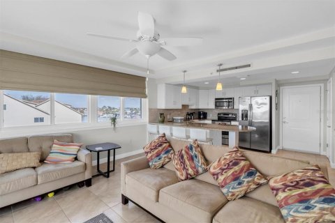 Condo in Clearwater, Florida, 2 bedrooms № 2096486 - photo 6