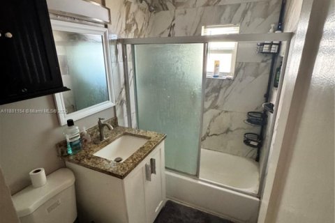 Casa en venta en Delray Beach, Florida, 5 dormitorios, 183.48 m2 № 1925160 - foto 16