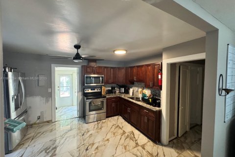 Casa en venta en Delray Beach, Florida, 5 dormitorios, 183.48 m2 № 1925160 - foto 8