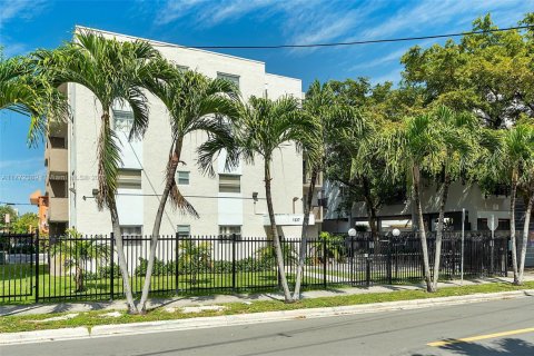 Copropriété à vendre à Miami, Floride: 2 chambres, 71.53 m2 № 1713101 - photo 1