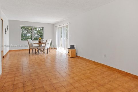 Copropriété à vendre à Miami, Floride: 2 chambres, 71.53 m2 № 1713101 - photo 4