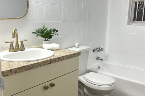 Copropriété à vendre à Miami, Floride: 2 chambres, 71.53 m2 № 1713101 - photo 18