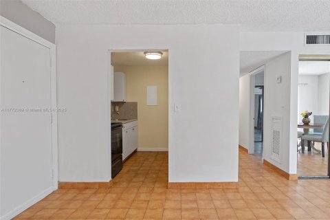Copropriété à vendre à Miami, Floride: 2 chambres, 71.53 m2 № 1713101 - photo 7