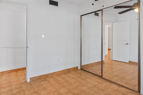 Copropriété à vendre à Miami, Floride: 2 chambres, 71.53 m2 № 1713101 - photo 17