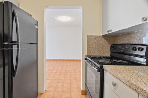 Copropriété à vendre à Miami, Floride: 2 chambres, 71.53 m2 № 1713101 - photo 10