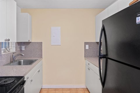 Copropriété à vendre à Miami, Floride: 2 chambres, 71.53 m2 № 1713101 - photo 9
