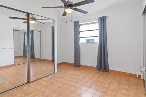 Copropriété à vendre à Miami, Floride: 2 chambres, 71.53 m2 № 1713101 - photo 15