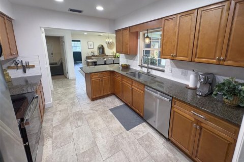 Villa ou maison à vendre à Winter Haven, Floride: 4 chambres, 222.97 m2 № 2401186 - photo 13