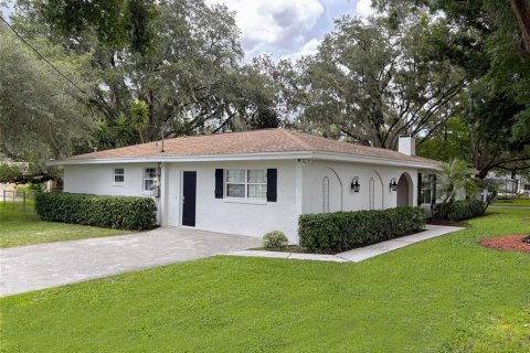 Villa ou maison à vendre à Winter Haven, Floride: 4 chambres, 222.97 m2 № 2401186 - photo 2