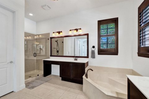 House in Jupiter, Florida 4 bedrooms, 290.41 sq.m. № 2191646 - photo 20