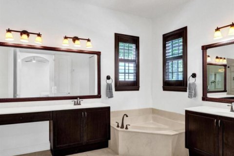 House in Jupiter, Florida 4 bedrooms, 290.41 sq.m. № 2191646 - photo 23