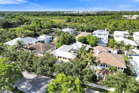 House in Jupiter, Florida 4 bedrooms, 290.41 sq.m. № 2191646 - photo 2