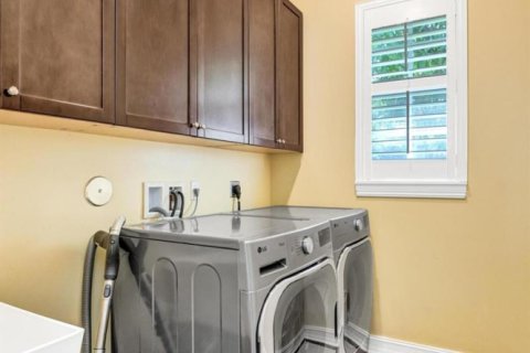House in Jupiter, Florida 4 bedrooms, 290.41 sq.m. № 2191646 - photo 29